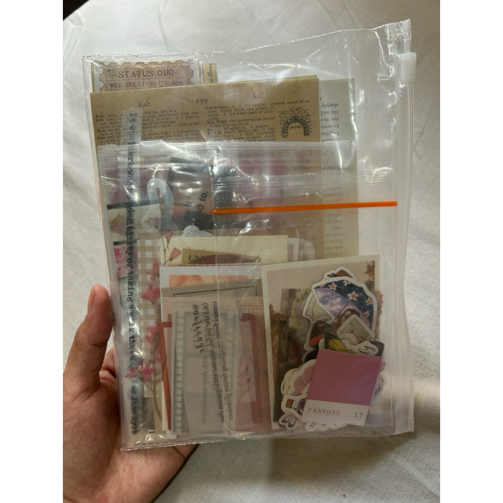 

Journaling kit atau scrapbooking kit Tema Pink