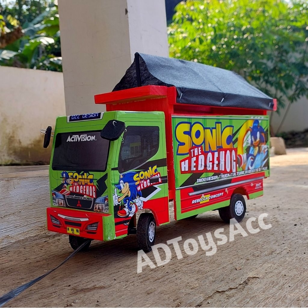 Mainan Miniatur Truk Oleng Kayu Lampu Ukuran Besar