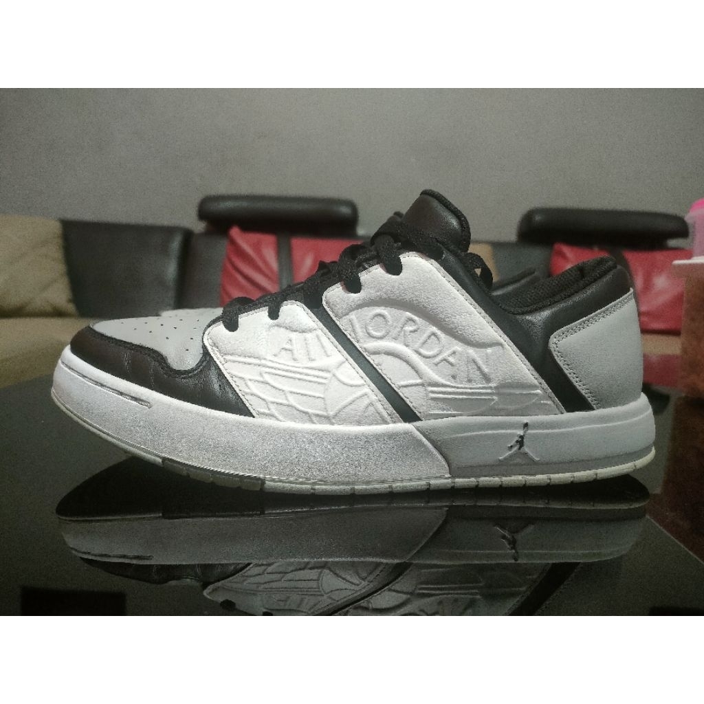 Sepatu Air Jordan 1 Low White Black size 44