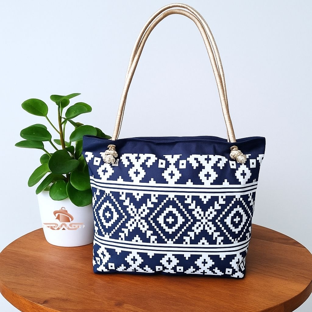 Totebag tas wanita kekinian, tas pengajian, tas serba guna motif batik
