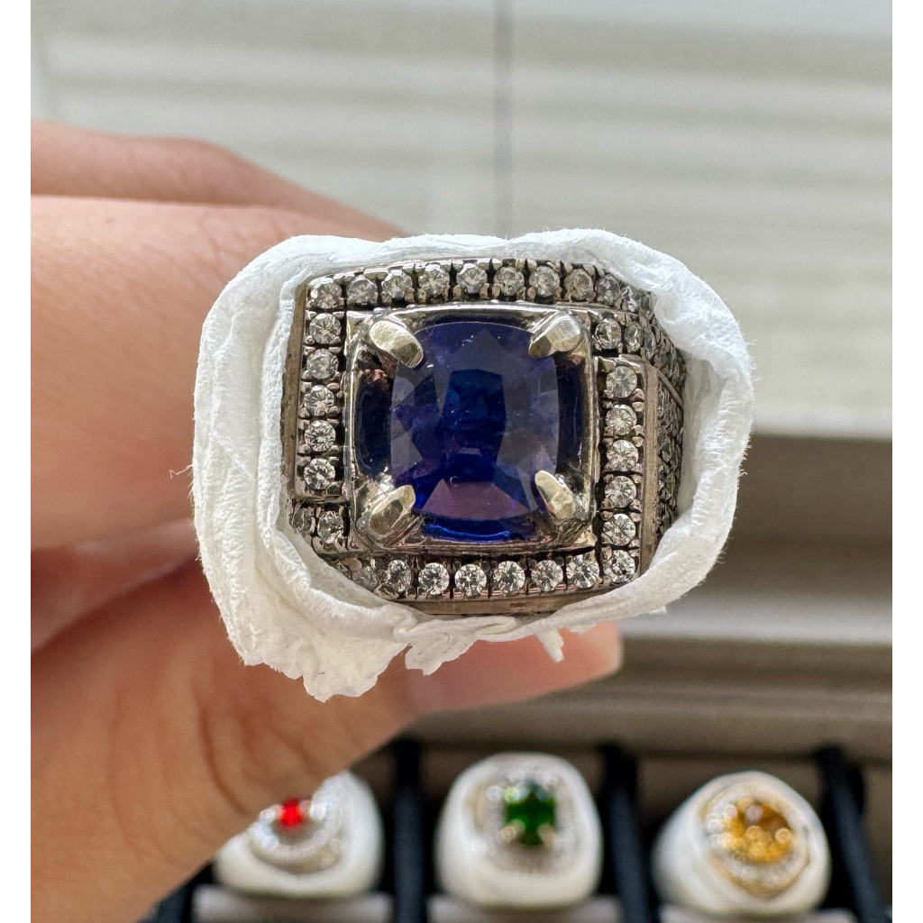 Natural color change sapphire