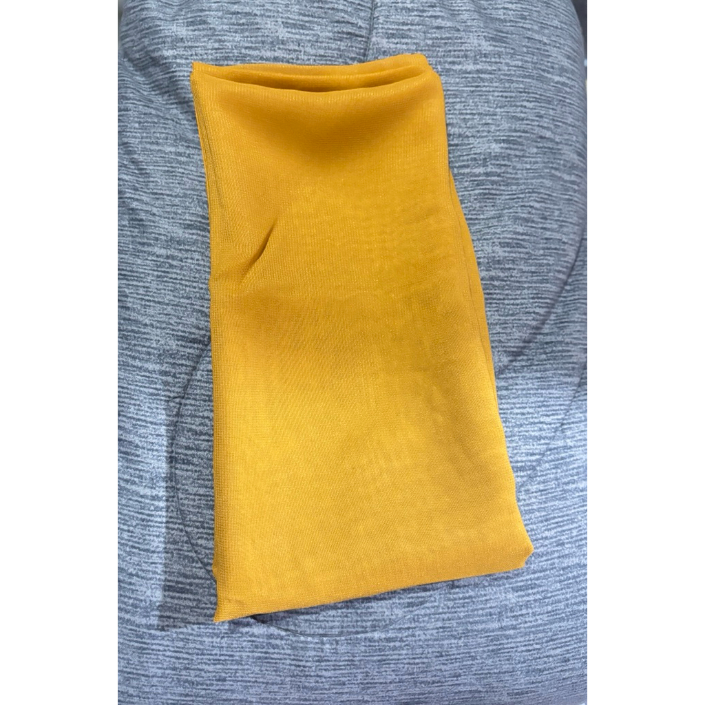 Preloved Jilbab Segitiga Bella Square Warna Mustard