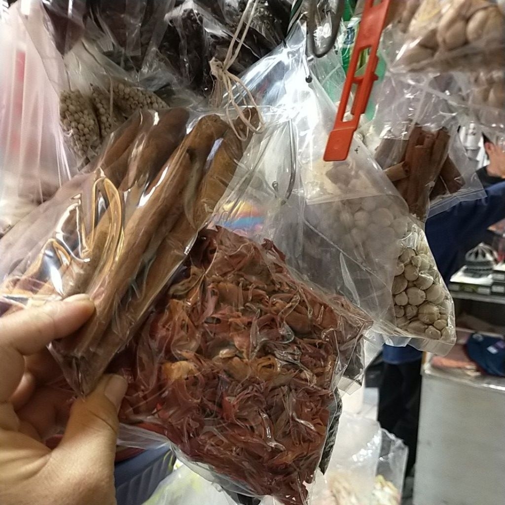 aneka hasil bumi 1 ons kembang pala/ kayu manis/ asam Kandis/ cengkeh/ kembang lawang [ pekak] kapul