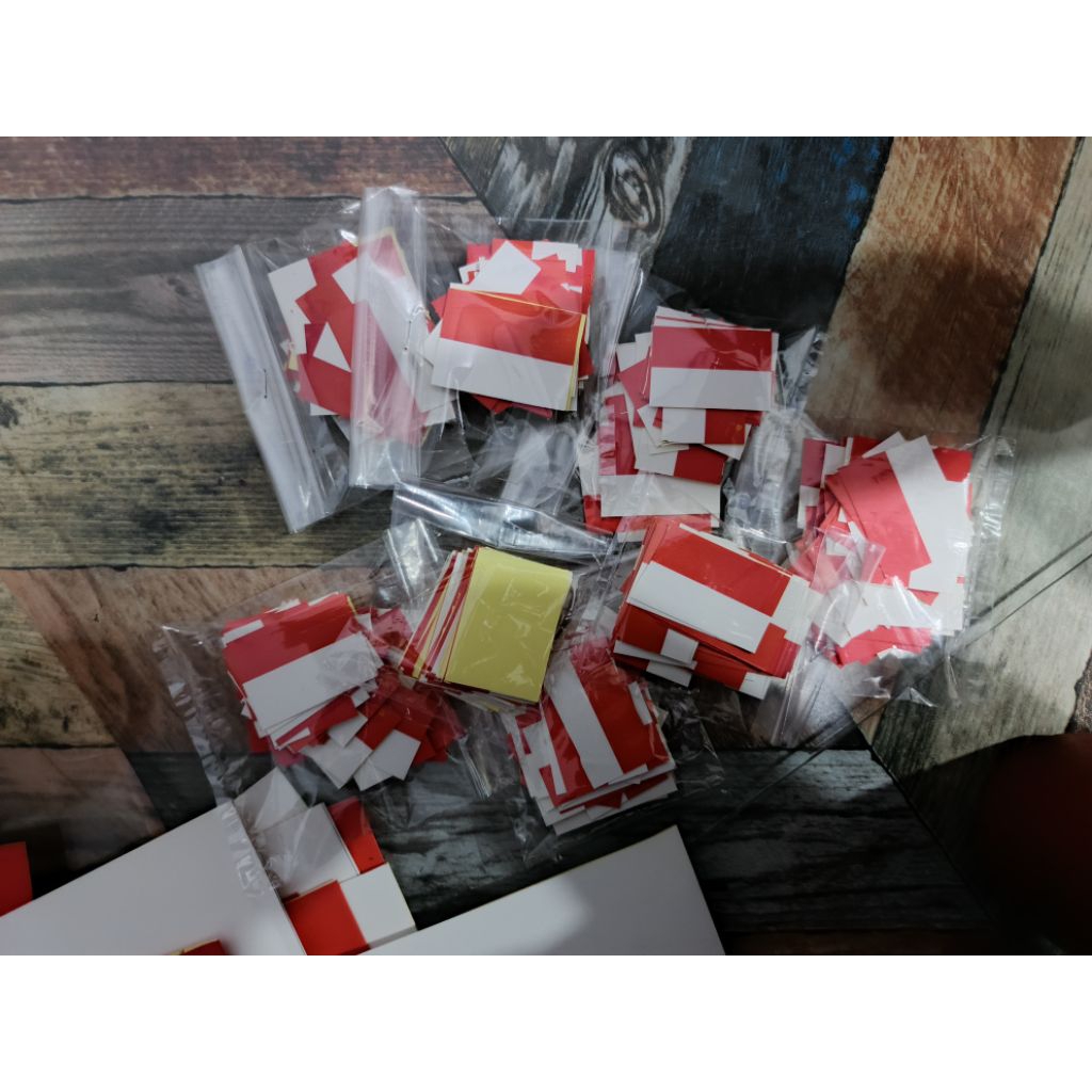 

STIKER BENDERA UNTUK PIPI