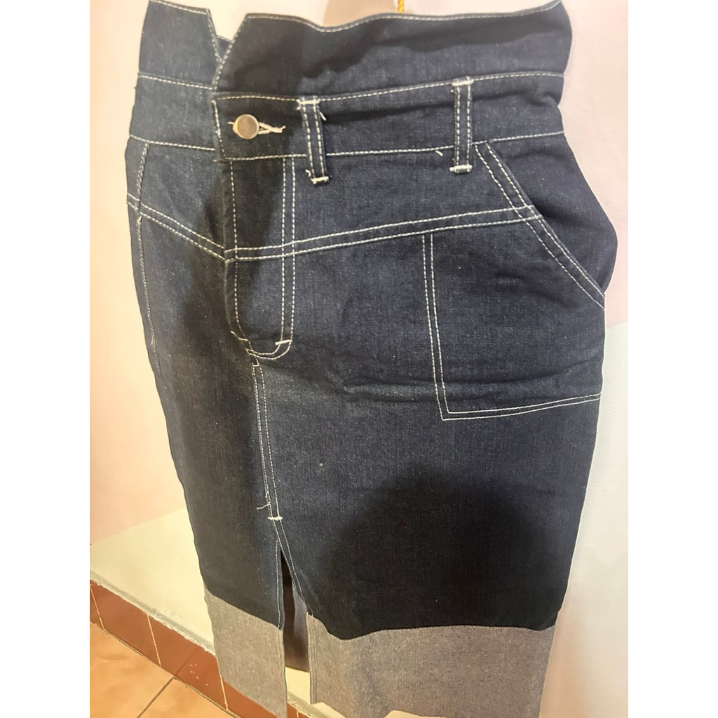 AUCTUS - Irene Highwaist Skirt size M