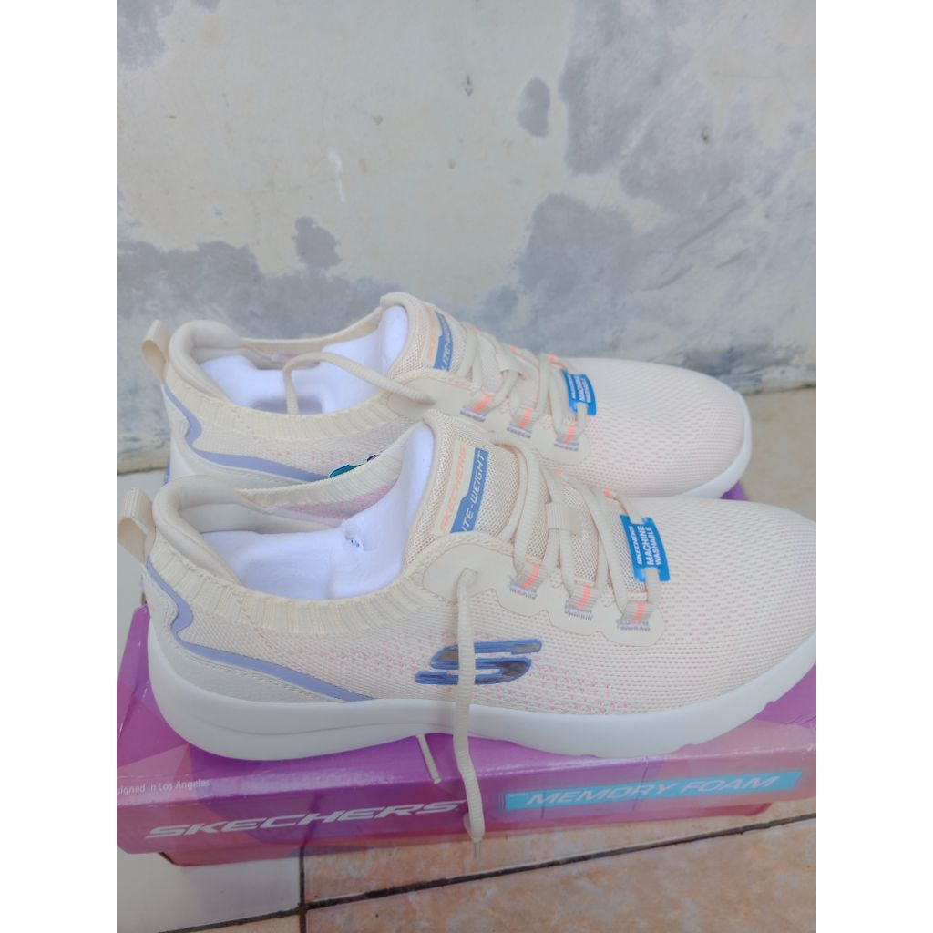 SEPATU PRIA/WANITA SKECHERS memory foam, size 39 (26cm)