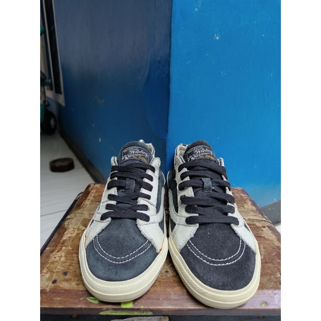 Sepatu second REPLAY Size 42