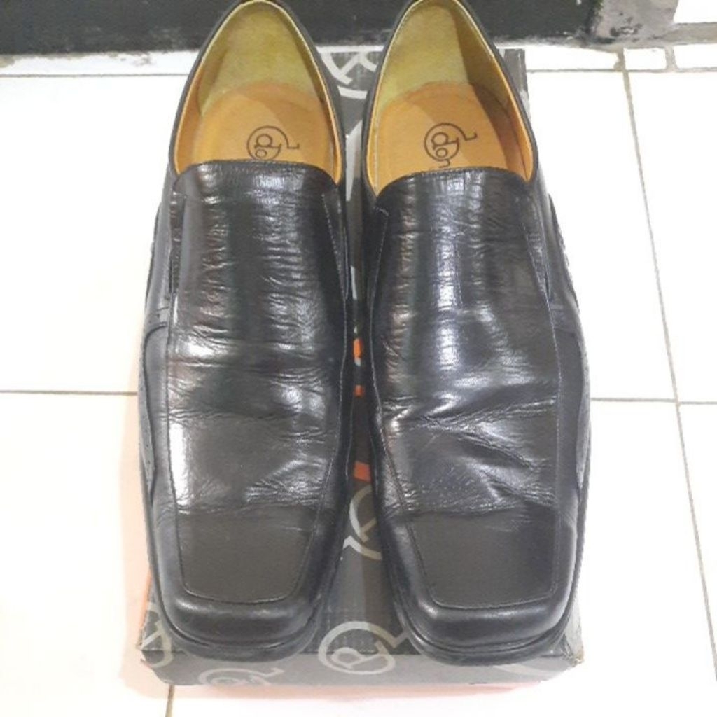 sepatu donatello pria