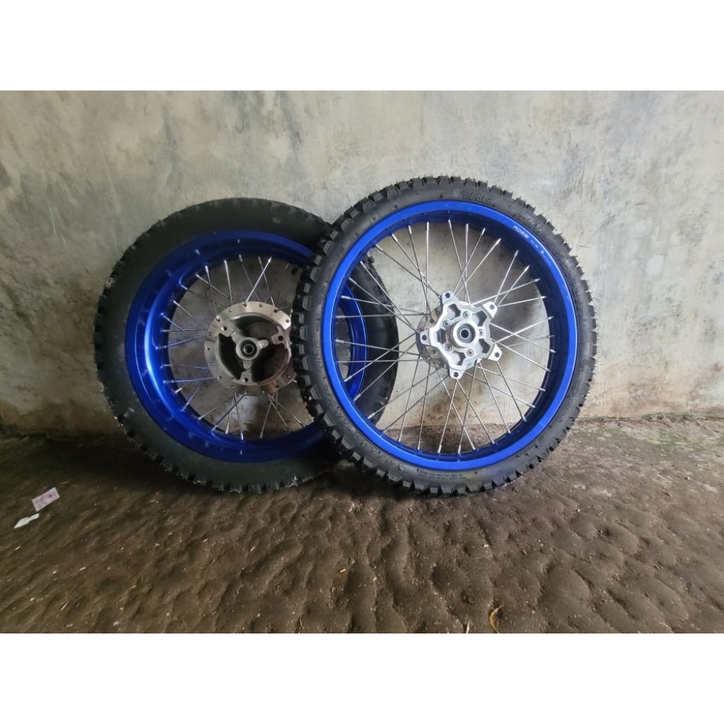 [Bekas] velg ban satu set adventure/touring vixion R, r15v3