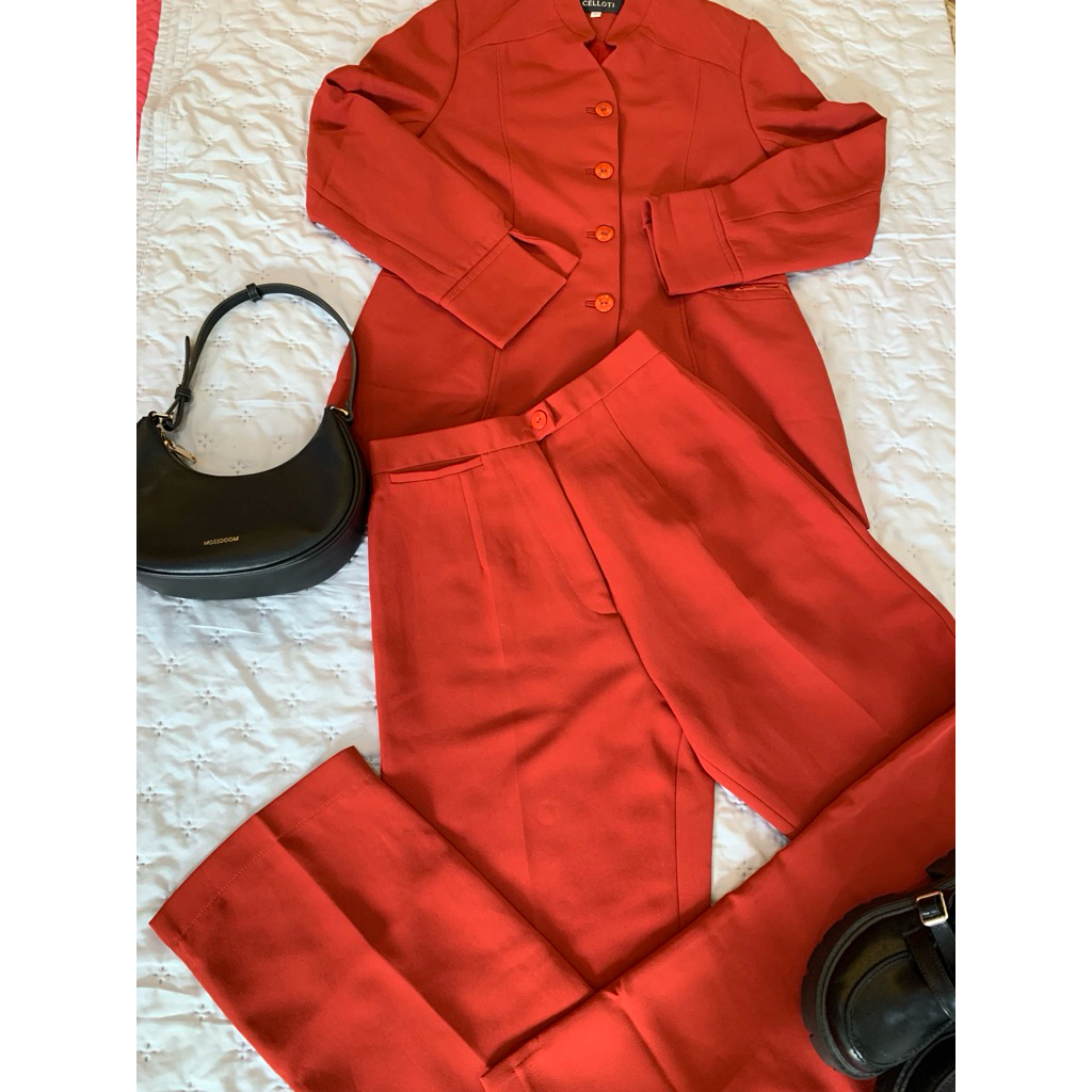 Baju kantor merah bata merk celoti
