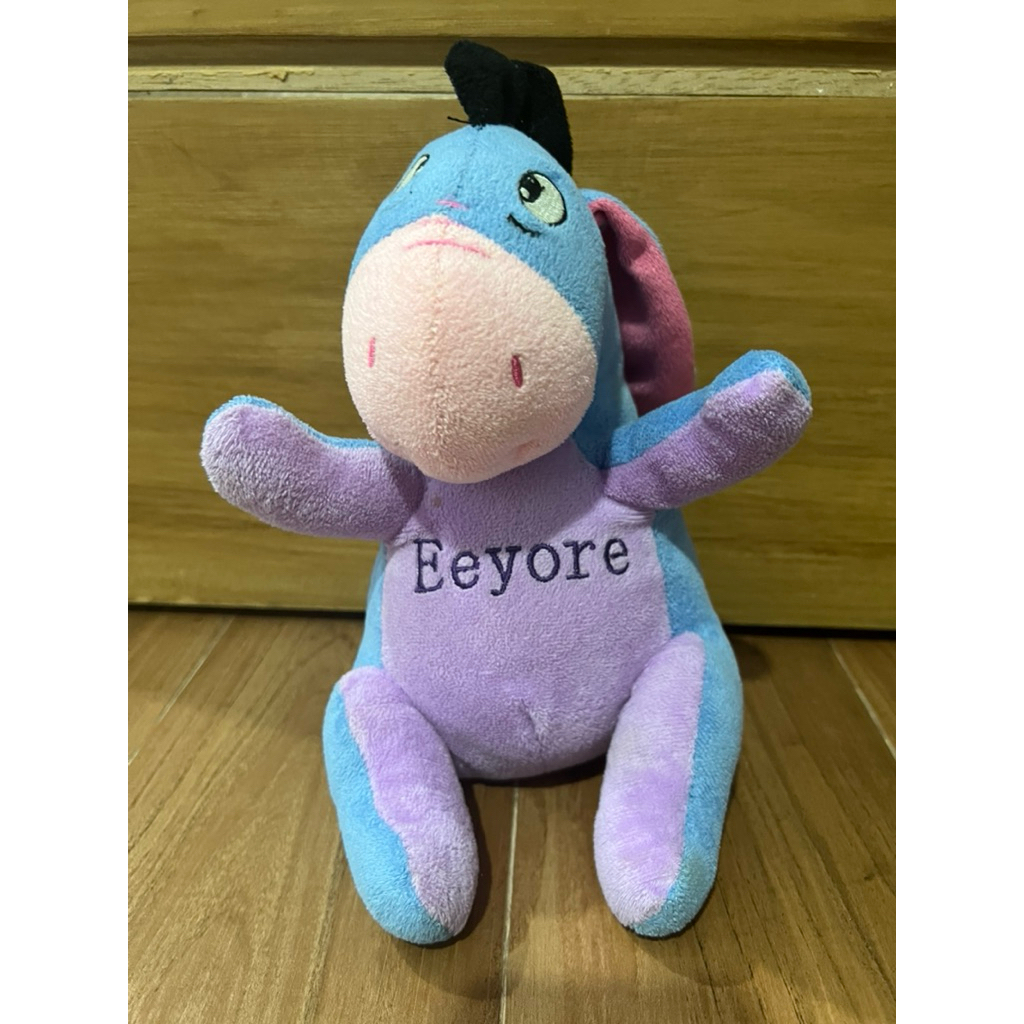 Preloved boneka eeyore boneka eeyore winnie the pooh