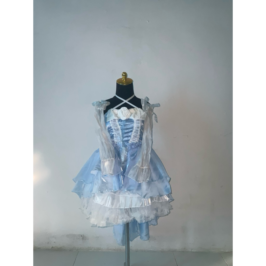 Dress biru gaya prancis