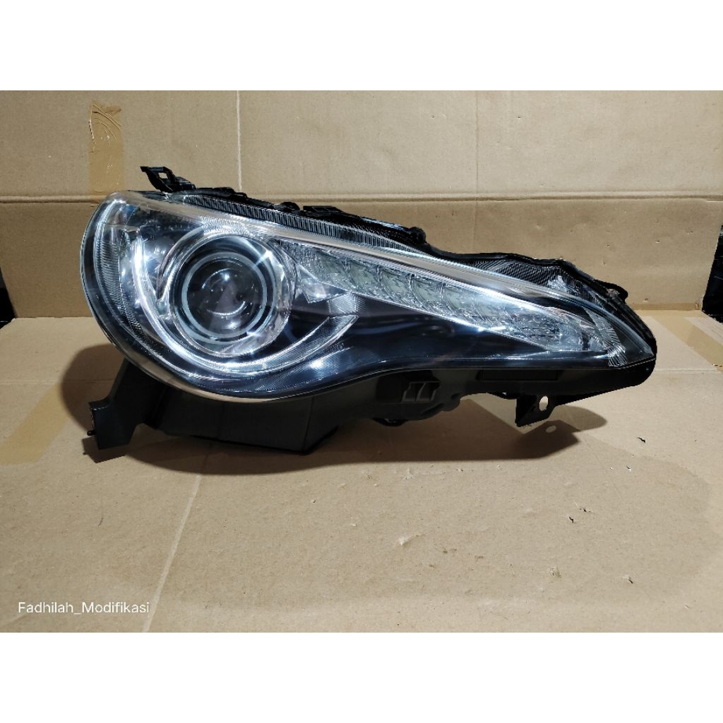 Lampu depan headlamp Toyota FT86