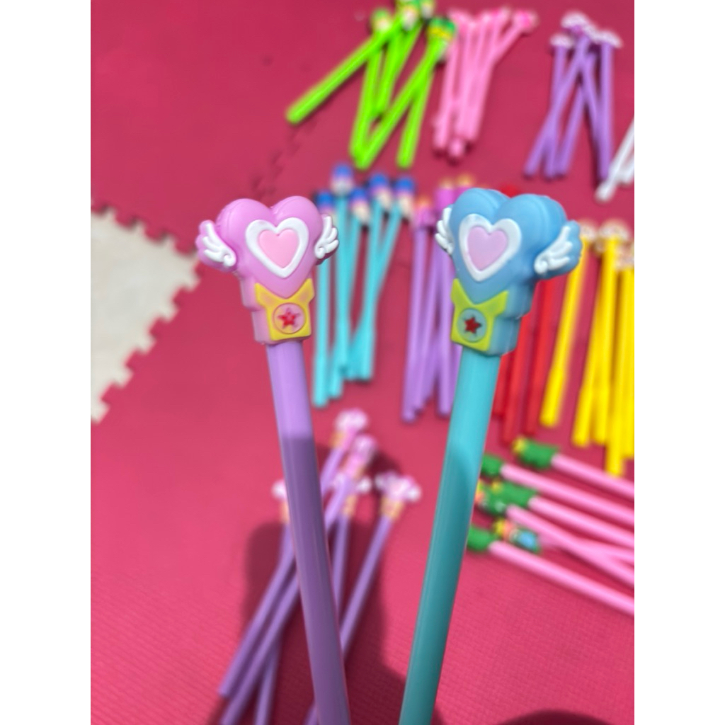 

PULPEN DENGAN BERBAGAI MACAM KARATER LUCU/ PERLENGKAPAN SEKOLAH