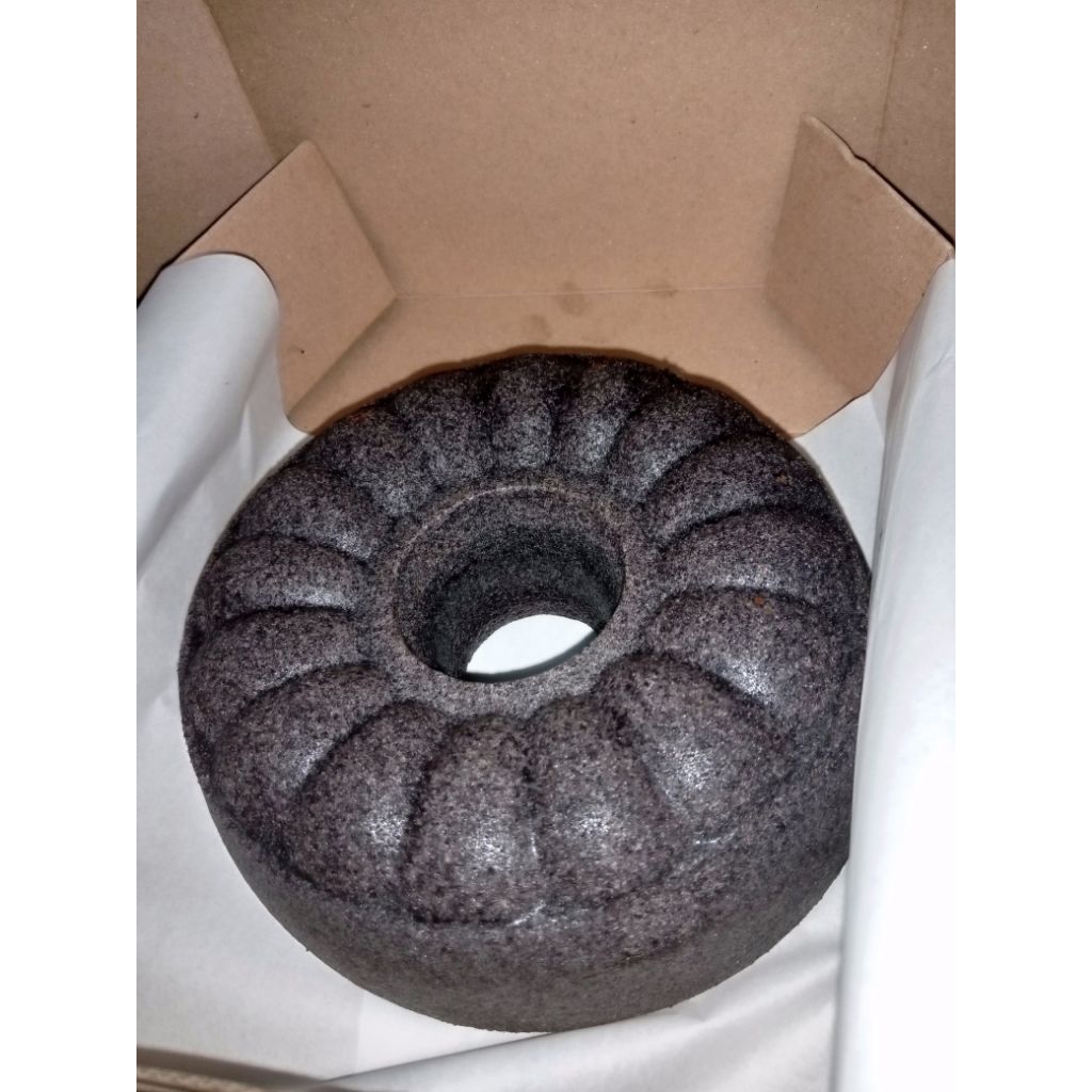 

Bolu Ketan Hitam Keju Lumer 20cm