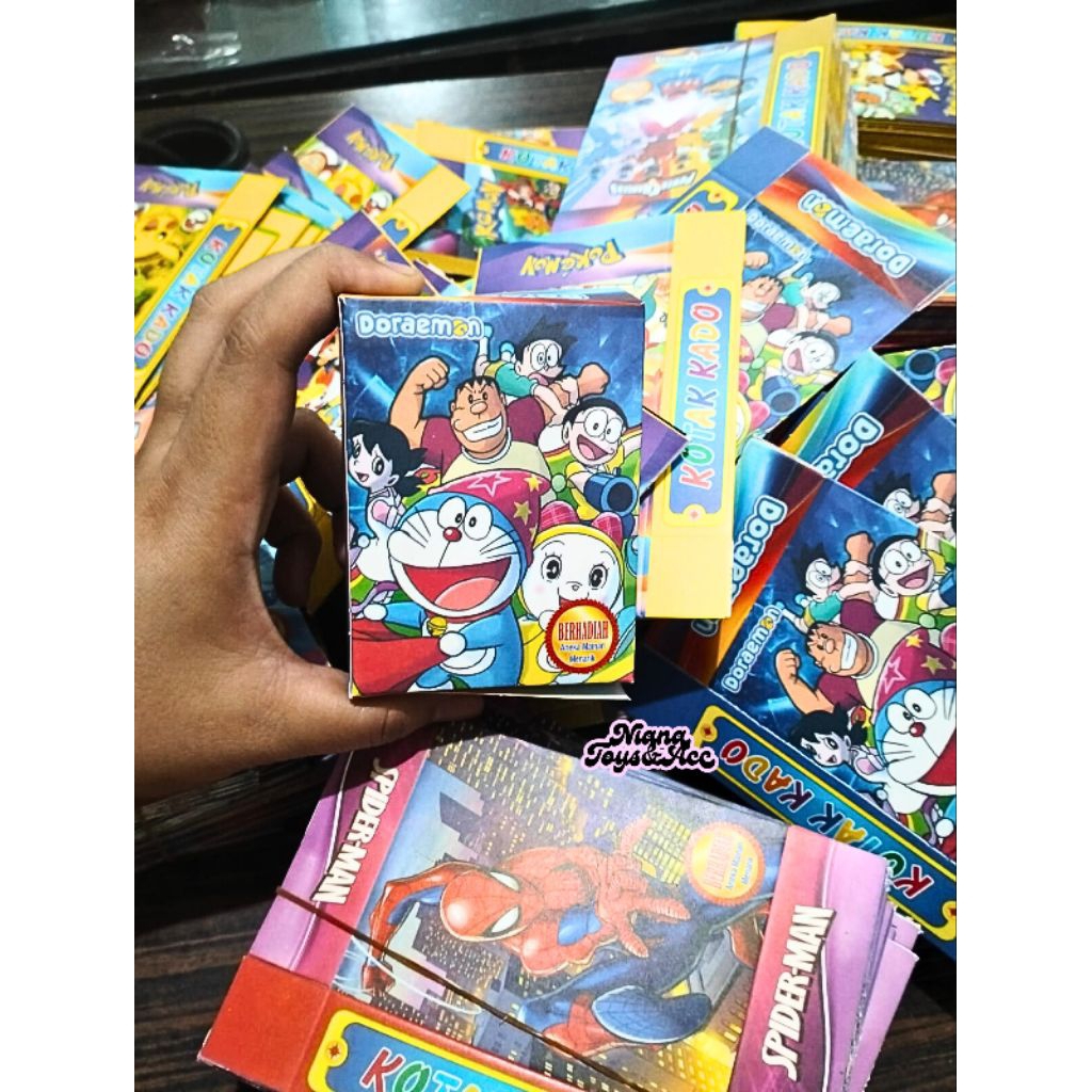 

100 pcs KOTAK KADO KADOAN MINI kotak kado karakter kotak kado kosong