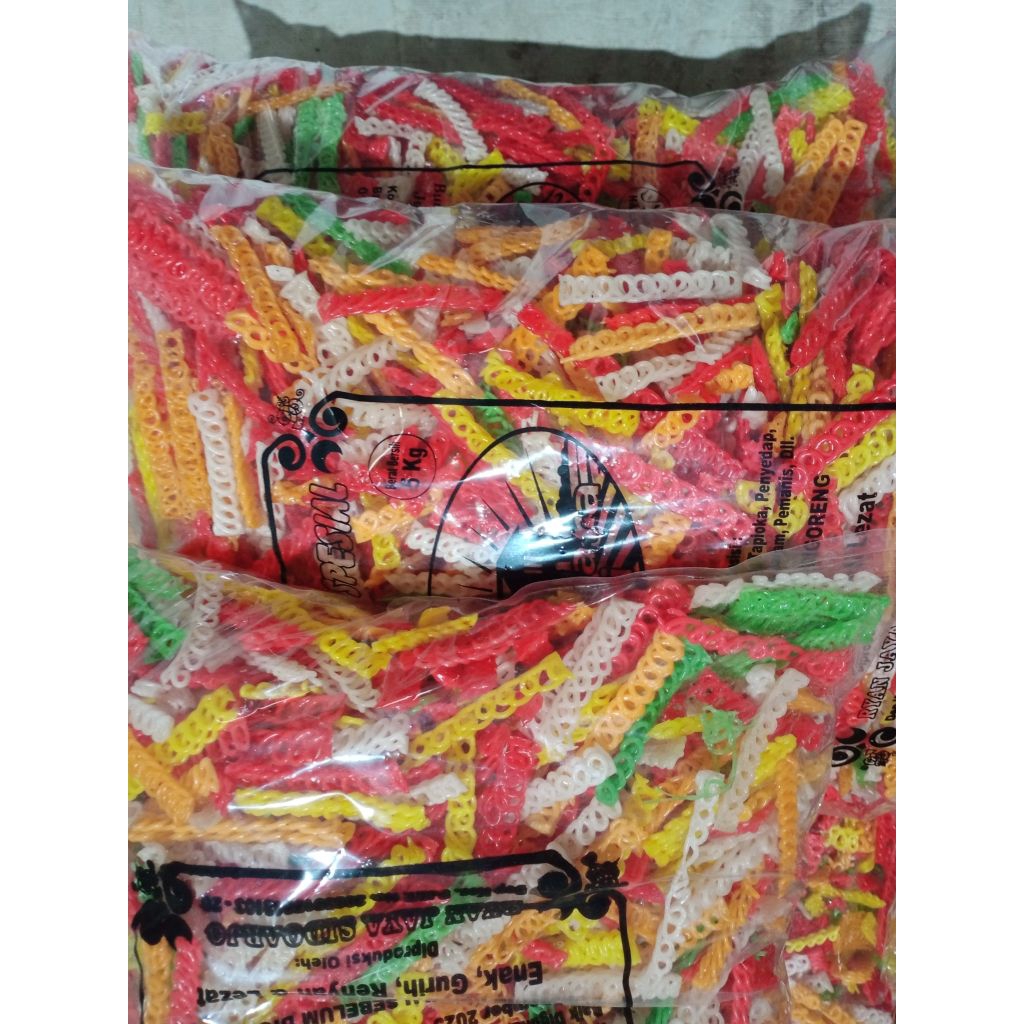 

kerupuk rantai kepang ulur 1000gr