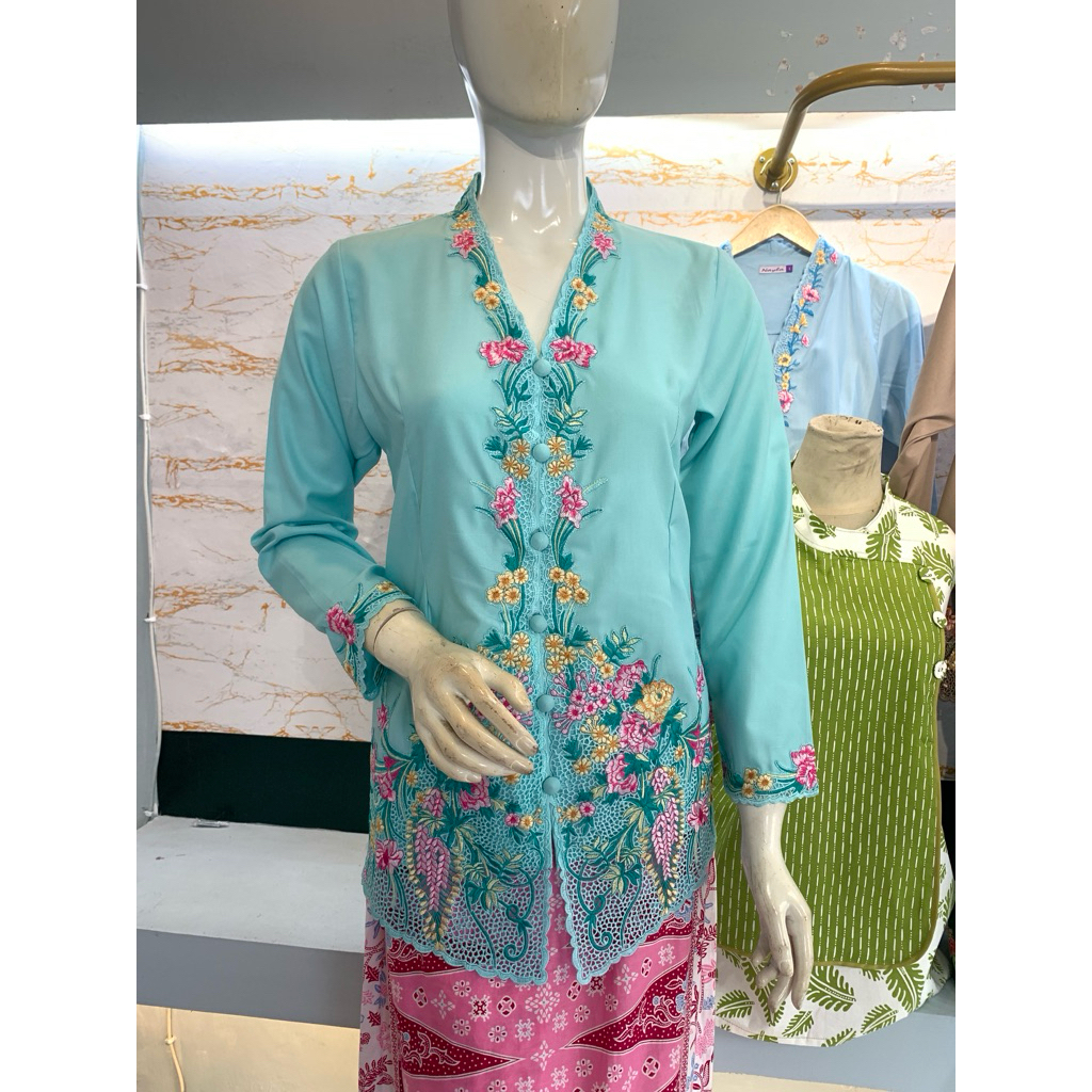 KEBAYA ENCIM “MOTIF TANJUNG” BAHAN KATUN JEPANG TOYOBO
