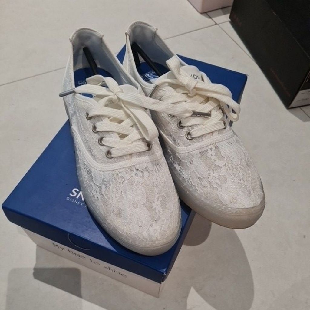 Sneakon cinderella size 39