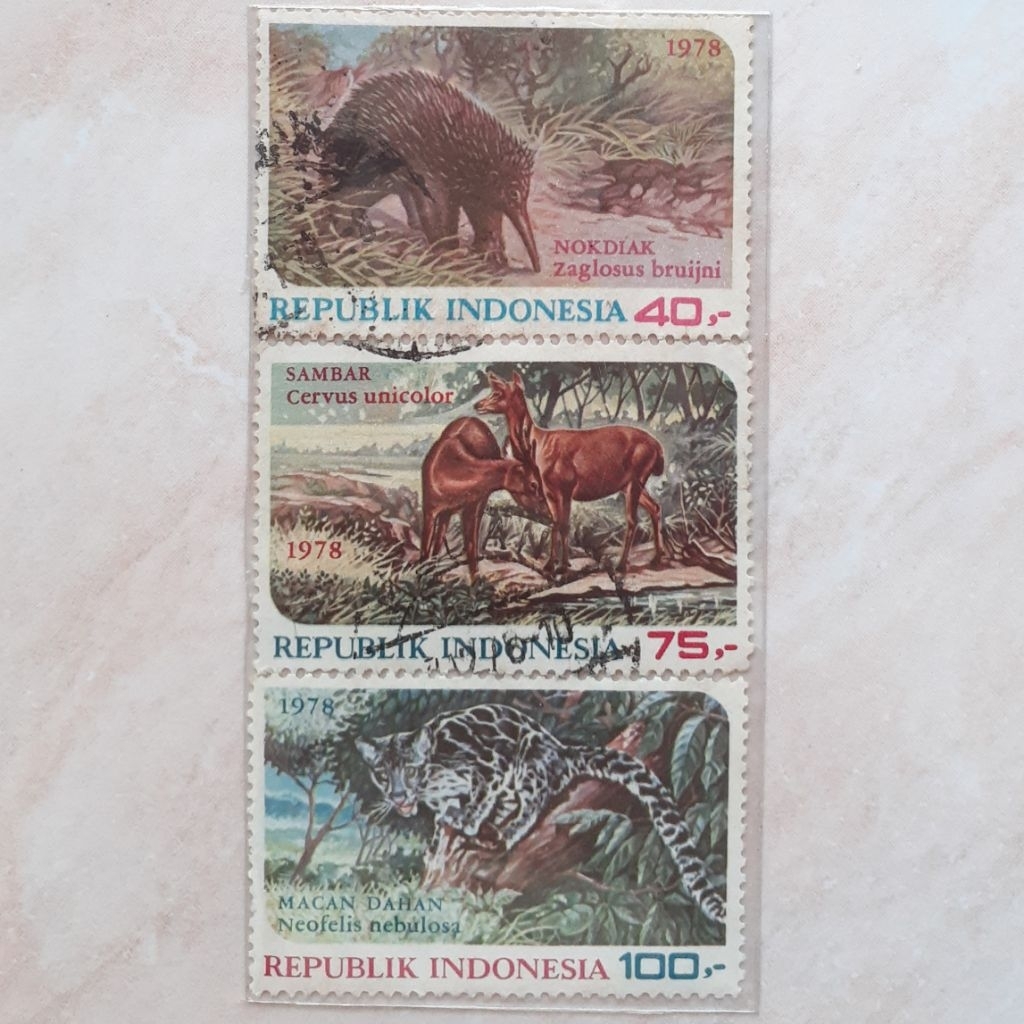 

(A) Perangko Indonesia Margasatwa Tahun 1978 set lengkap 3pcs