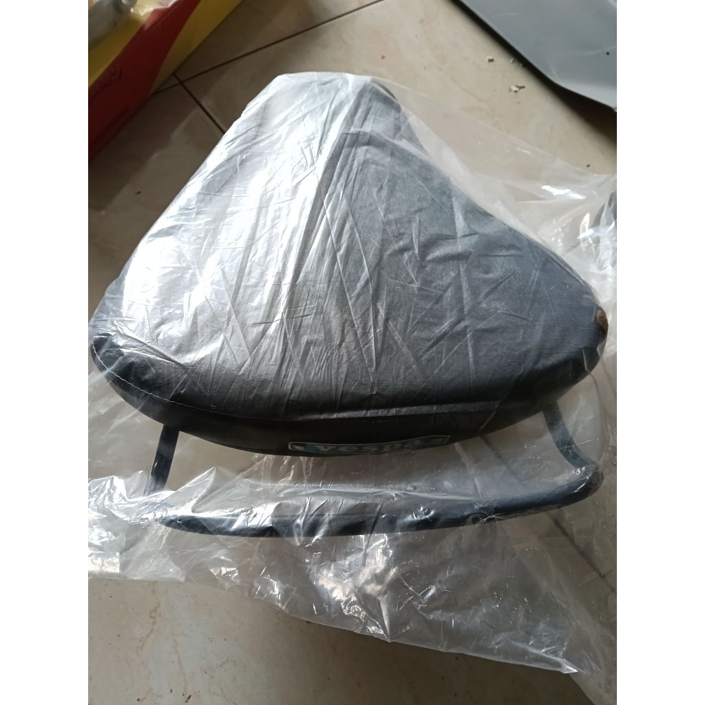 sadel jok depan pisah bawah plat vespa pxe px exclusive kaki 4 original MG