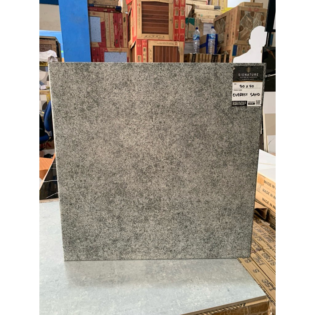 Keramik Lantai Carport/Teras 50x50cm Everest Sand