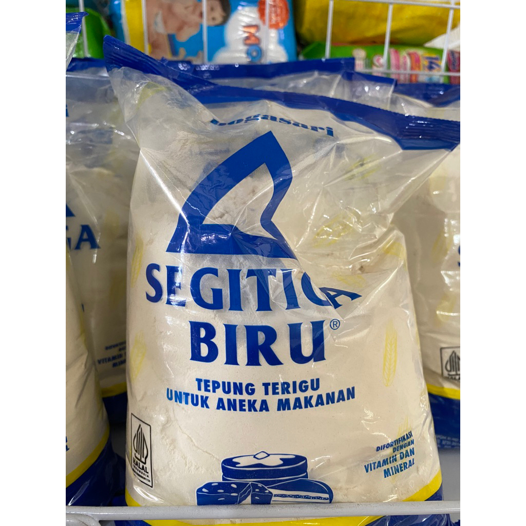 

tepung terigu SEGITIGA BIRU 1kg / tepung terigu untuk aneka makanan