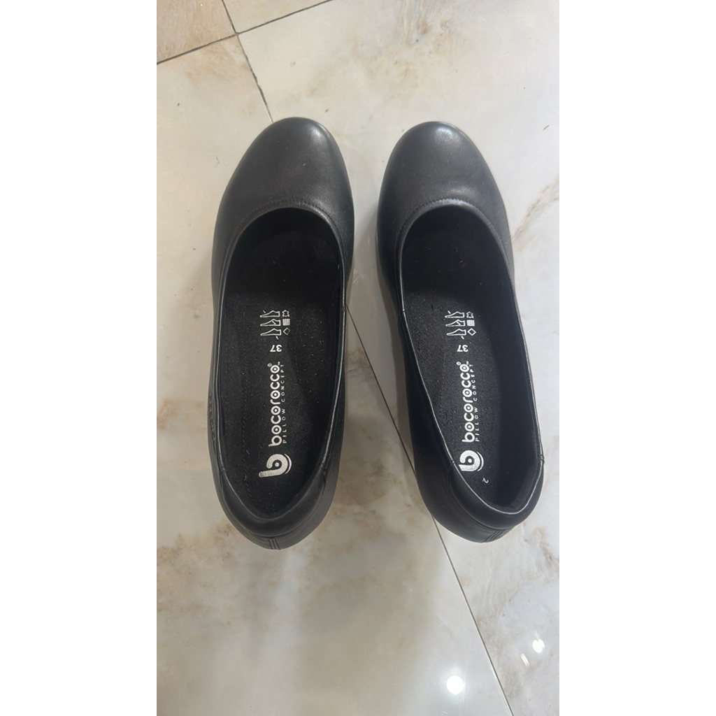 bocorocco wedges size 37