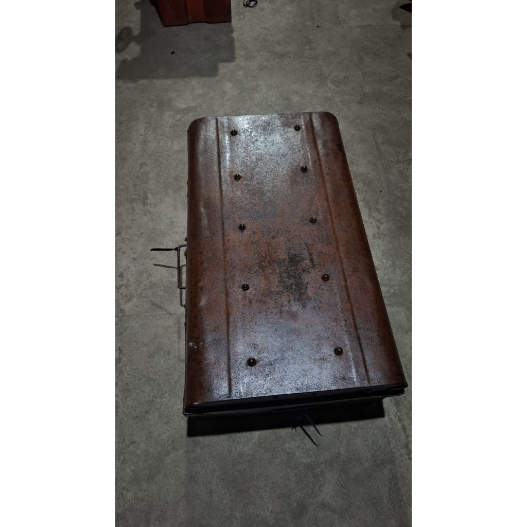 Peti Koper besi trunks waranted best steel  jadul antik vintage display lawas kuno  375rb bawah krop