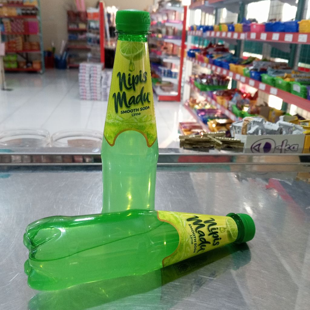 

Nipis Madu Smooth Soda Lime Minuman Soda Rasa Jeruk Nipis & Madu 330ml