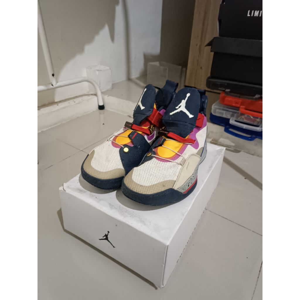 Air Jordan 33 visible utility