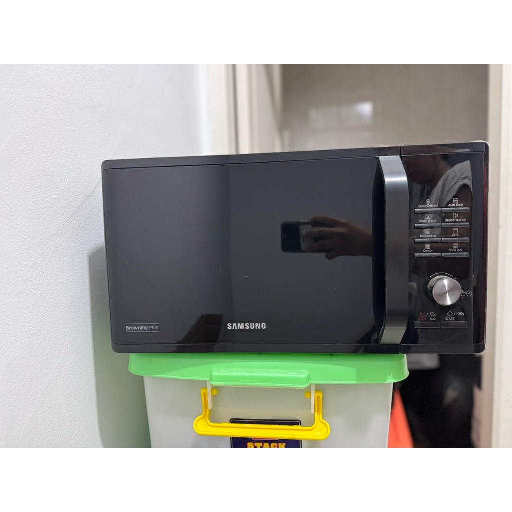 23L Microwave Oven Grill Browning Plus Black (preloved)