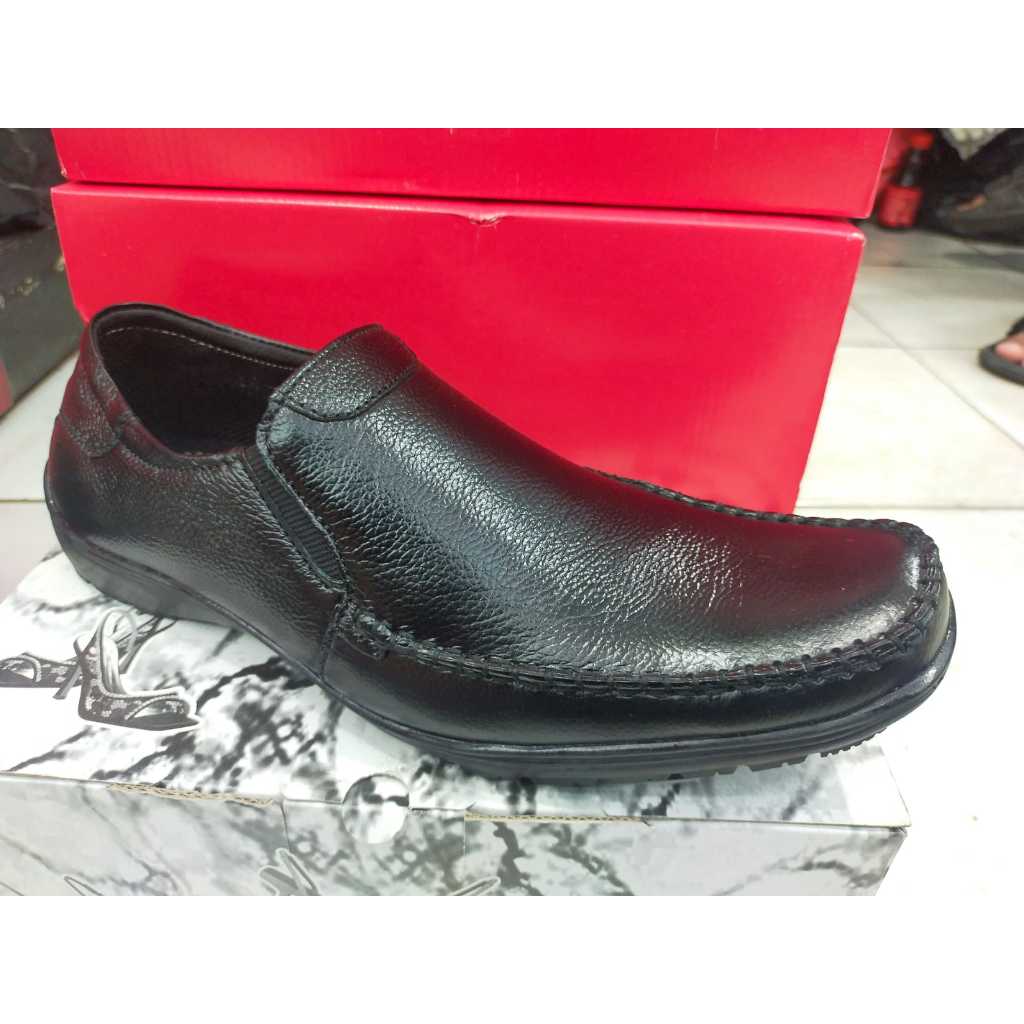 Sepatu Kulit Sapi Santai Pria Slip-on