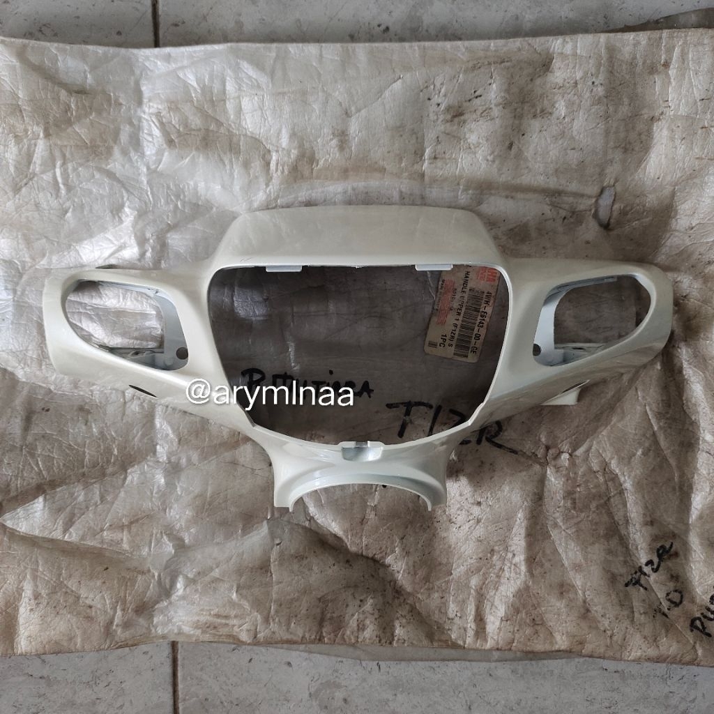 BATOK COVER LAMPU DEPAN F1ZR FIZR FIZ R PUTIH MABORO 4WH-F6143-00-GE ORIGINAL YAMAHA YGP