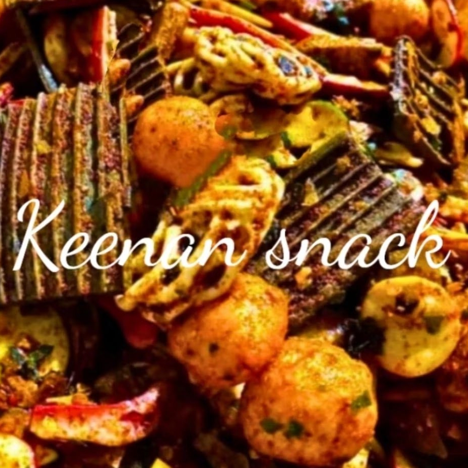 

seblak campur sepesial enak banyak pilihan nya beberapa varian krupuk jengkol krupuk kemplang makaroni Rafael jaat beton basreng koin dan banyak lagi pilihany