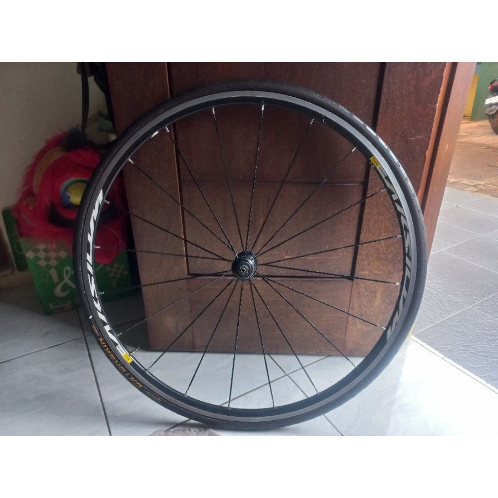 velk sepeda mavic aksium