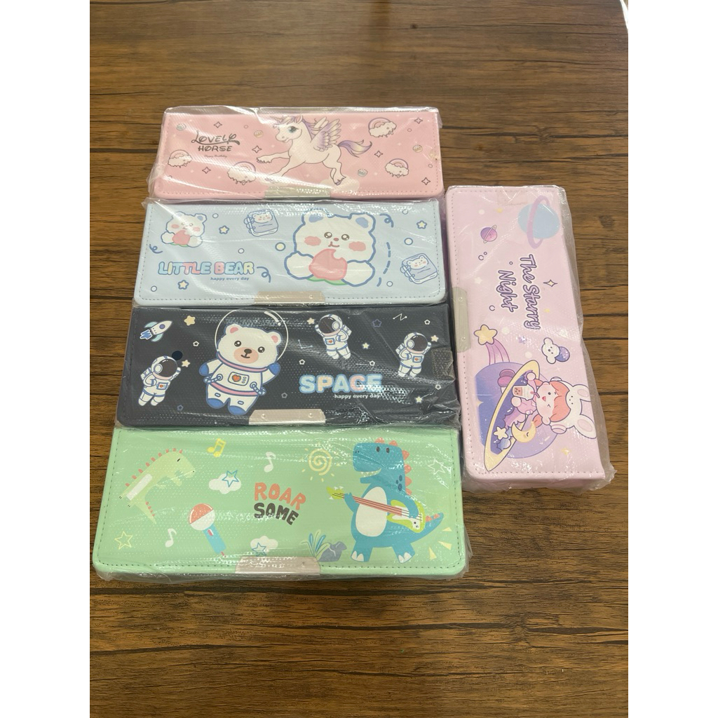 

kotak pensil / tempat pensil