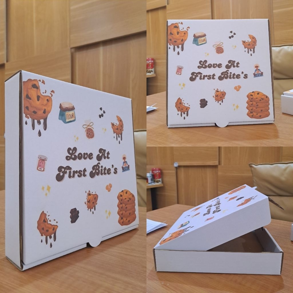 

Kardus / Box Packing - Die Cut Pizza Desain Printing Ukuran 25cm x 25cm x 5cm (Minimal Order 50pcs)