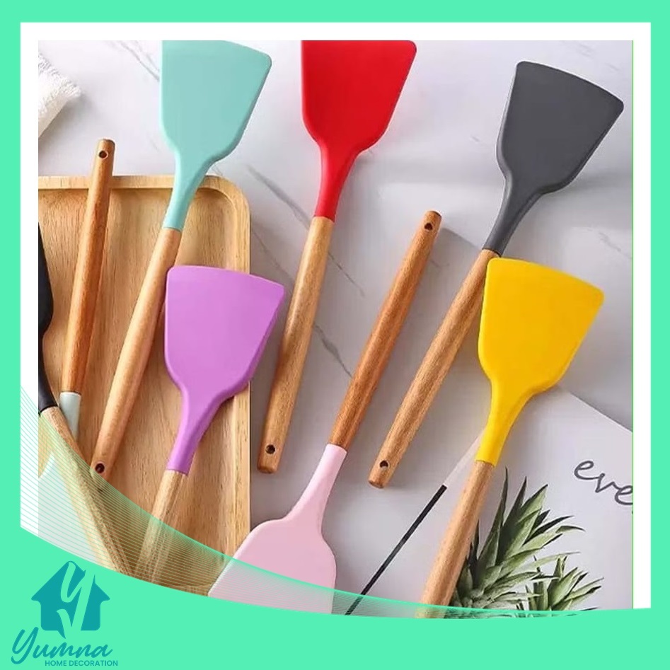 Spatula Silicone Utensil Gagang Kayu Tahan Panas / Spatula Silikon Tahan Panas