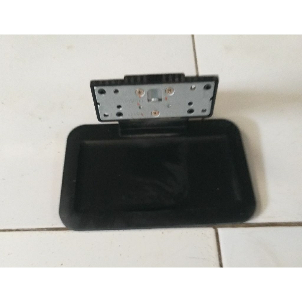 Kaki Monitor HP Model No:NK033A Terimakasih
