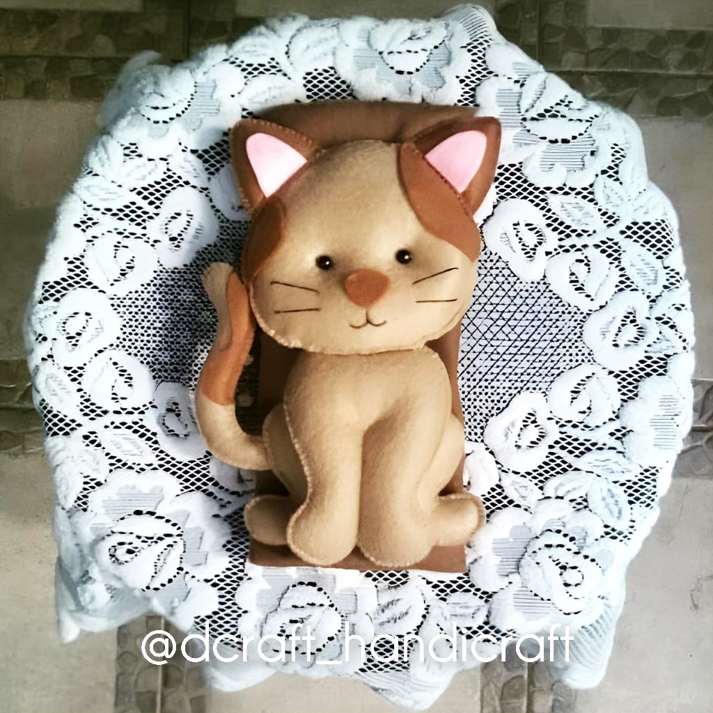 

Tempat Pensil Boneka Kitty