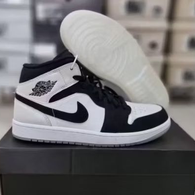 SEPATU SNEAKERS PRIA AIR JORDAN 1 MID SE DIAMOND