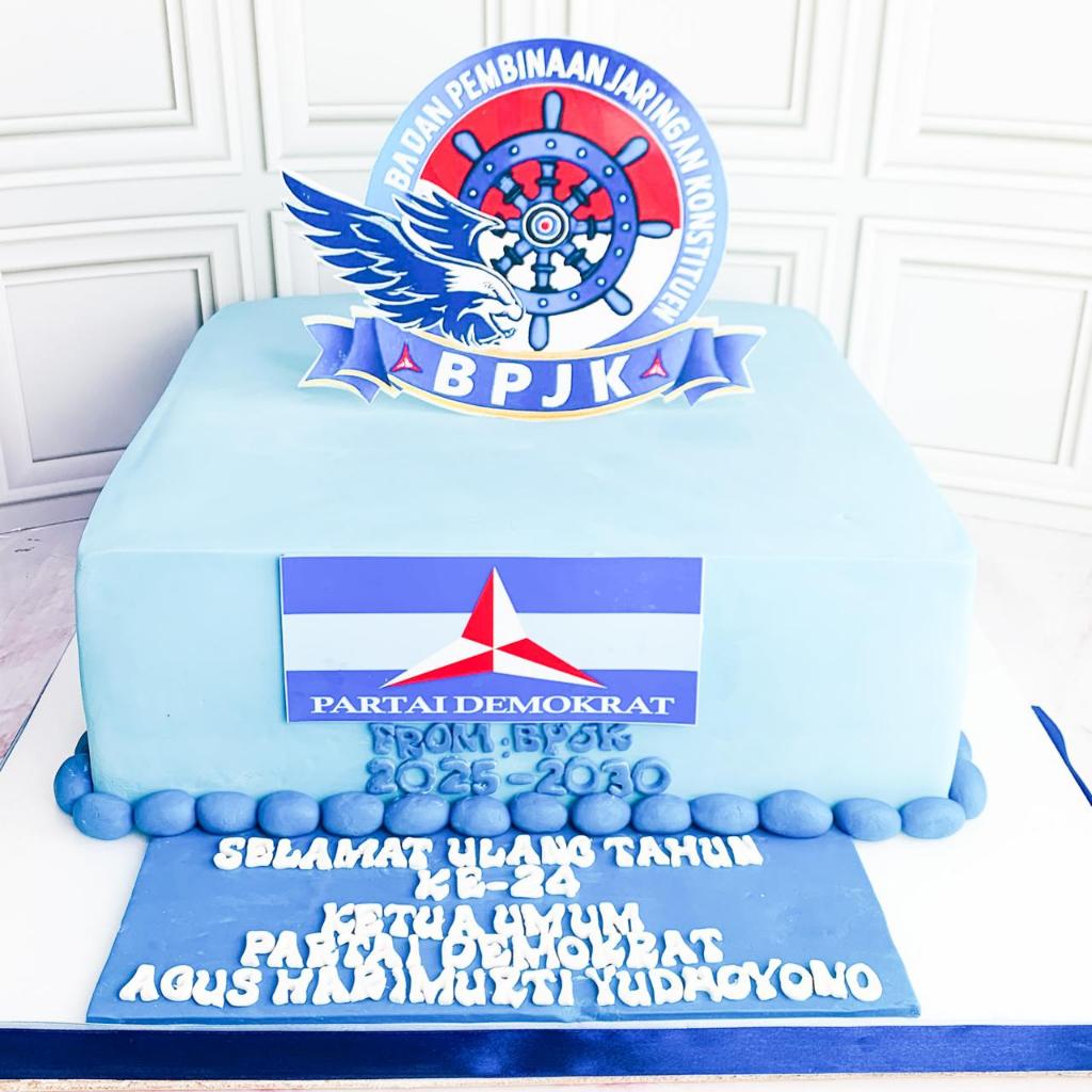 

Kue Ulang tahun/Birthday Cake/Kue Ultah Tema Biru/Kue Birthday jakarta