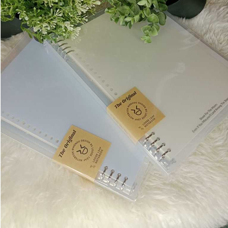 

BUKU BINDER SET B5 B1099 WENGU TRANSPARANT SMILE [2006002]