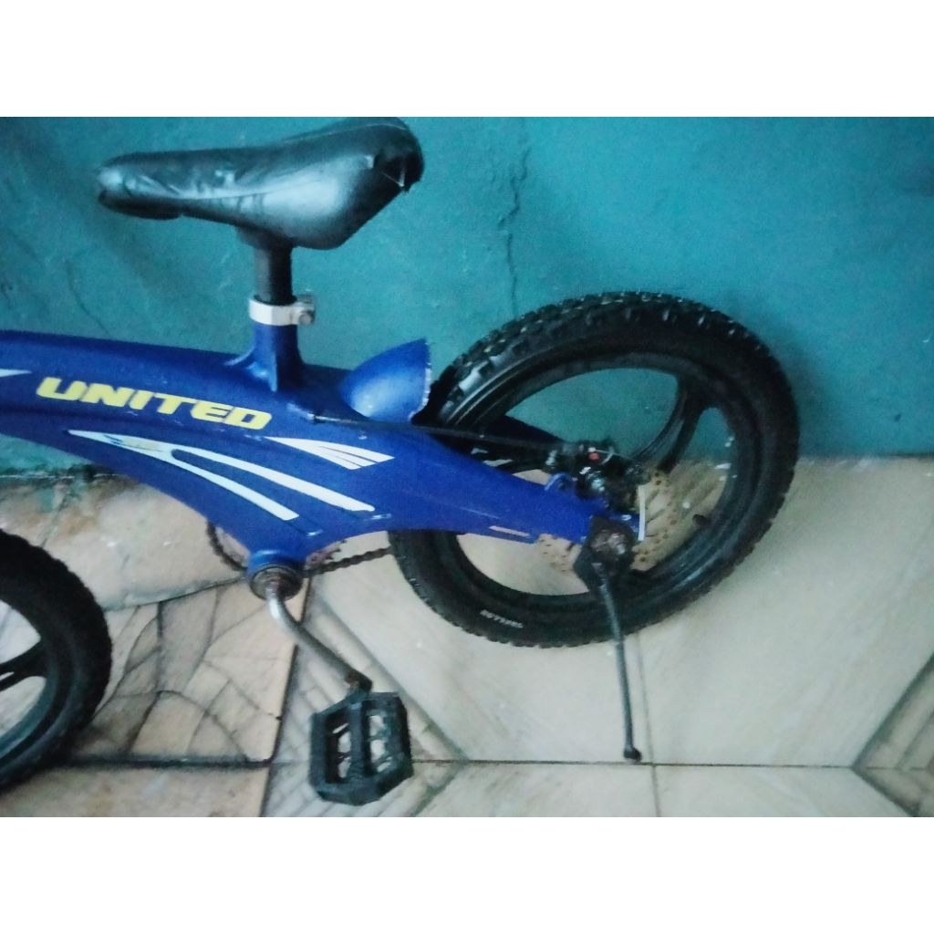 sepeda united Aero ukuran 16