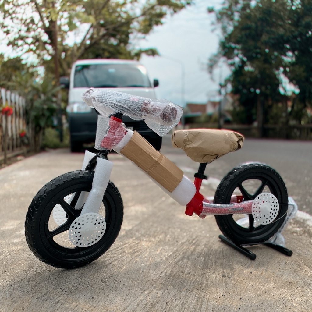 London taxi balance bike