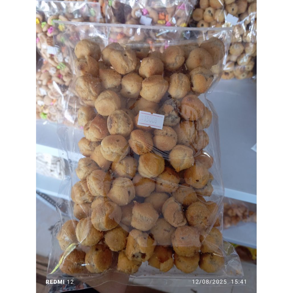 

SUS KERING ISI COKLAT MERK NISSIN 250 GR MANIS RENYAH