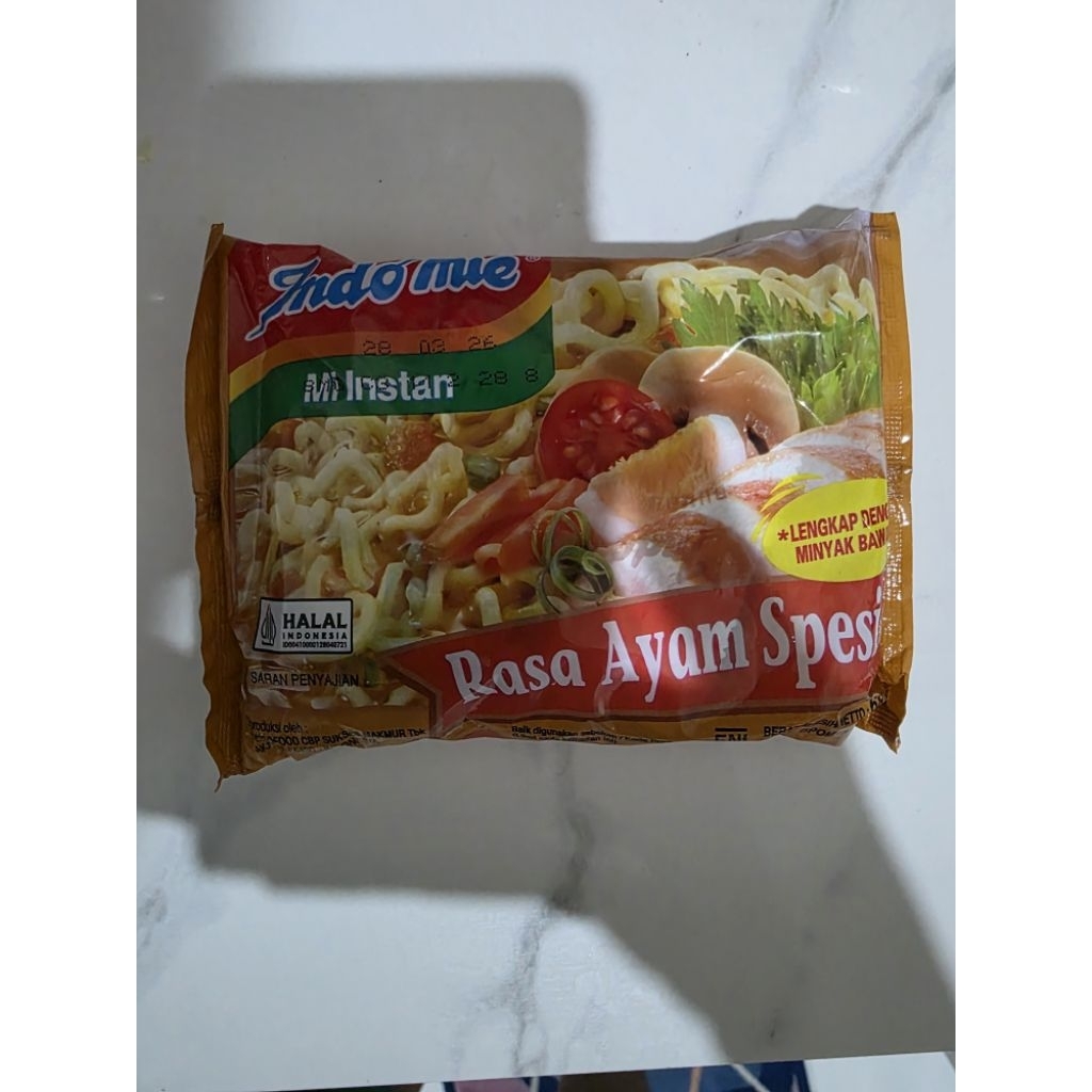 

indomie kuah ayam spesial
