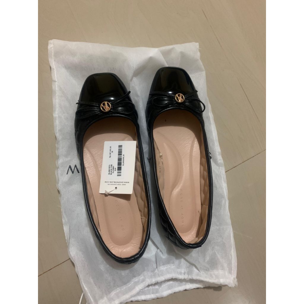 flat shoes hitam