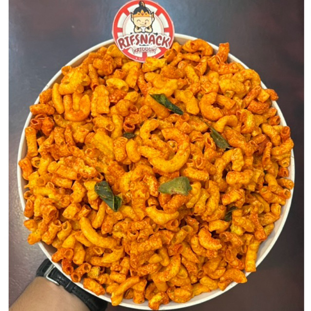 

MAKARONI PEDAS DAUN JERUK PREMIUM MAKANAN RINGAN CAMILAN /OLEH OLEH KERIPIK/ KRIPIK LEZAT GURIH BERGIZI